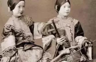 100年前晚晴名妓老照片：图1为大家闺秀，图4皇族为她疯狂
