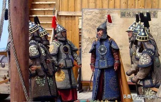 三藩之乱不仅是对清朝社会的再调整，而且是康熙不信任汉臣的根源